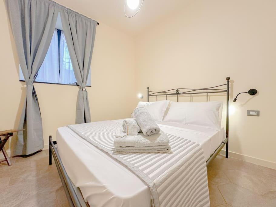 Free Parking Suite Con Wifi - Netflix - Ac Diano San Pietro Exterior foto